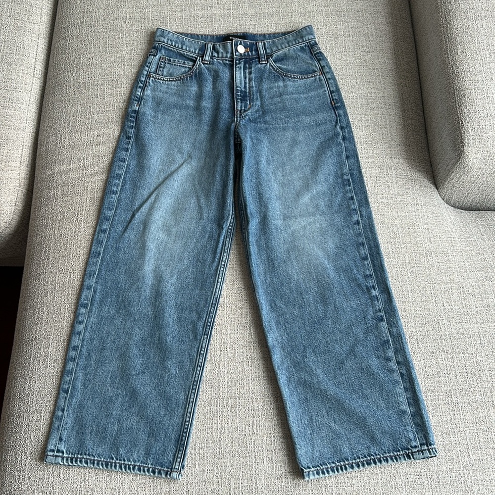 Theory Relaxed Straight Jean in Light Indigo